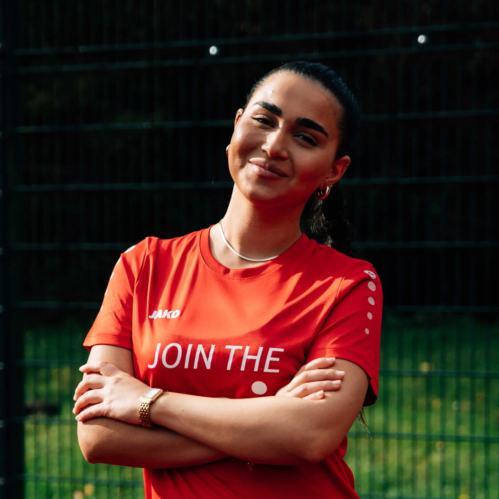 Portrait Fussballspielerin Dunkler Hintergrund